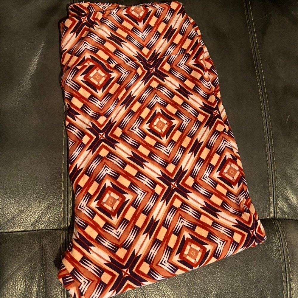 LuLaRoe Leggings - women's tall & curvy